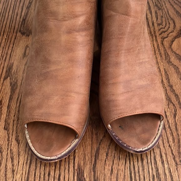 Open toe booties - Picture 2 of 7